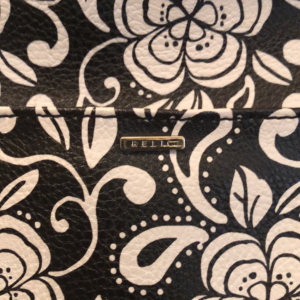 Relic - Picture 4 of 8